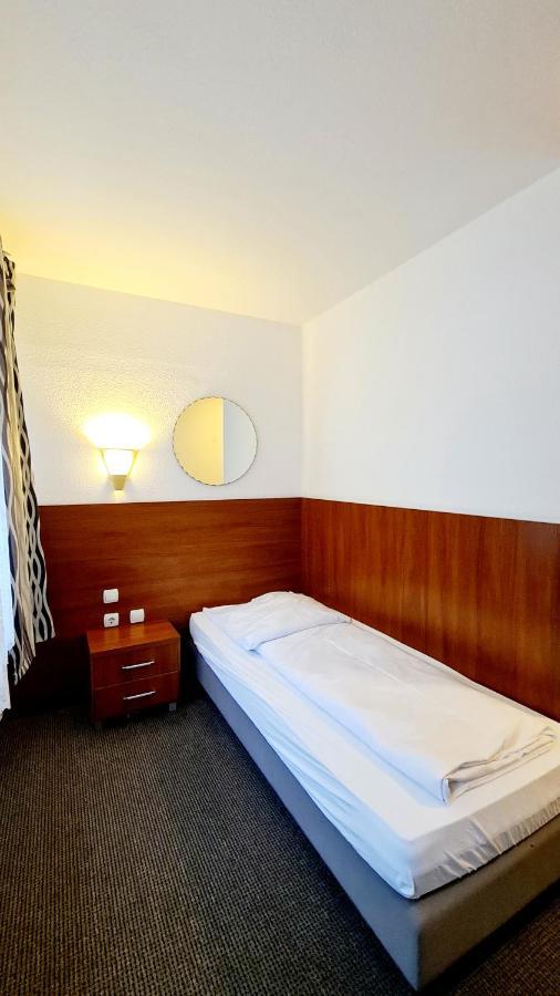 Hotel Zentrum Hannover Bagian luar foto