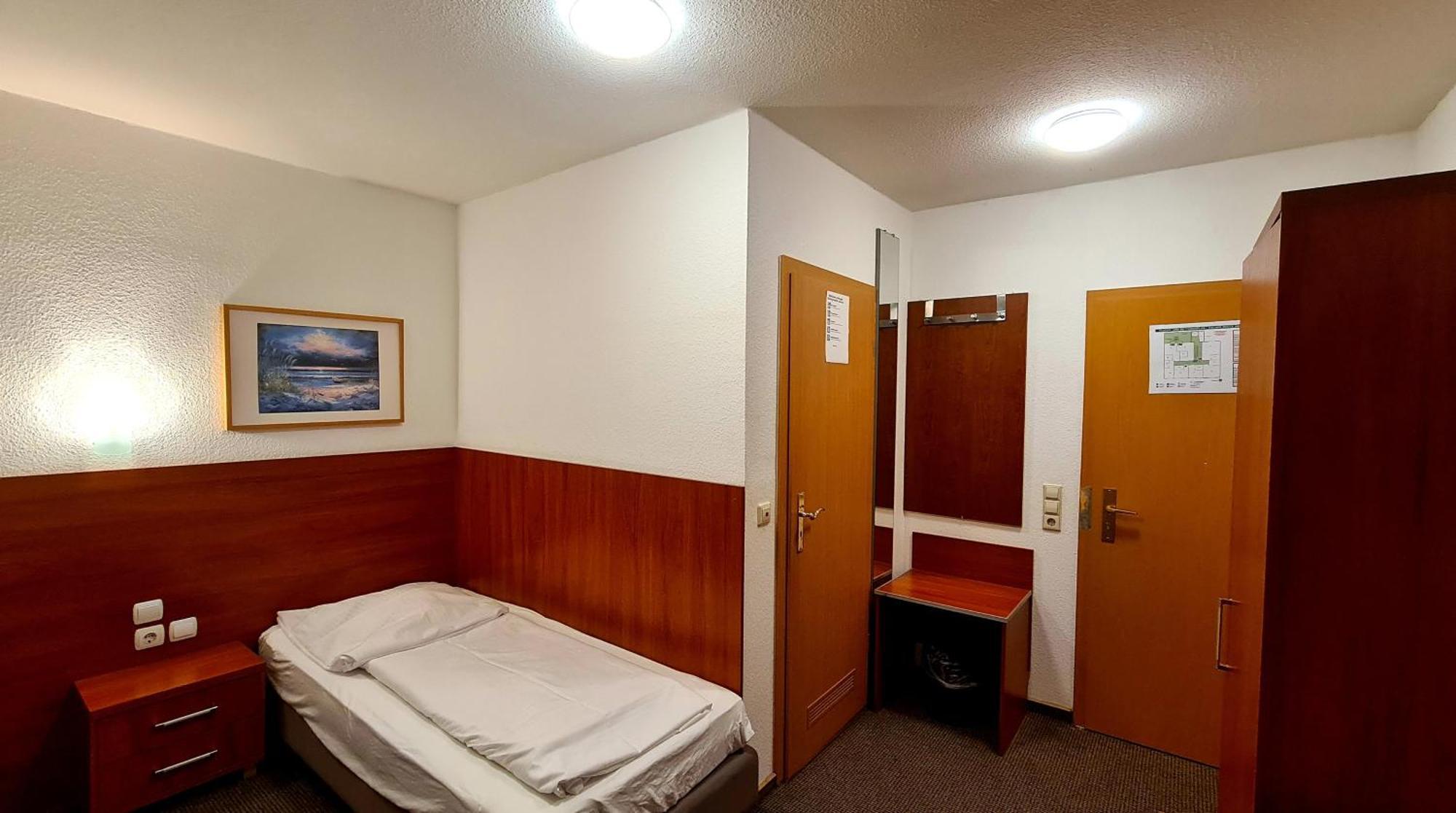 Hotel Zentrum Hannover Bagian luar foto