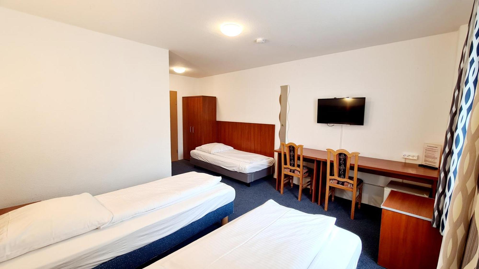 Hotel Zentrum Hannover Bagian luar foto