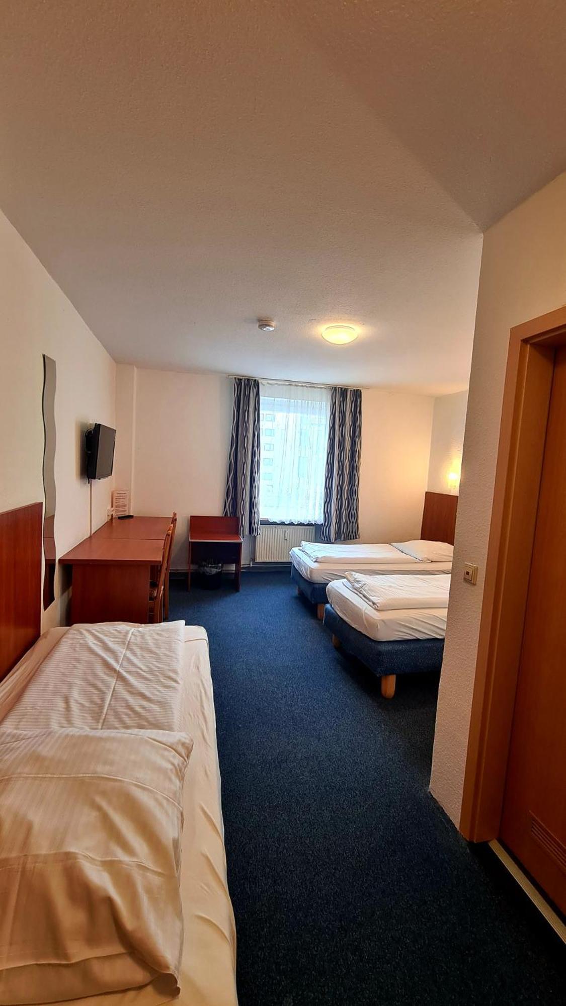 Hotel Zentrum Hannover Bagian luar foto